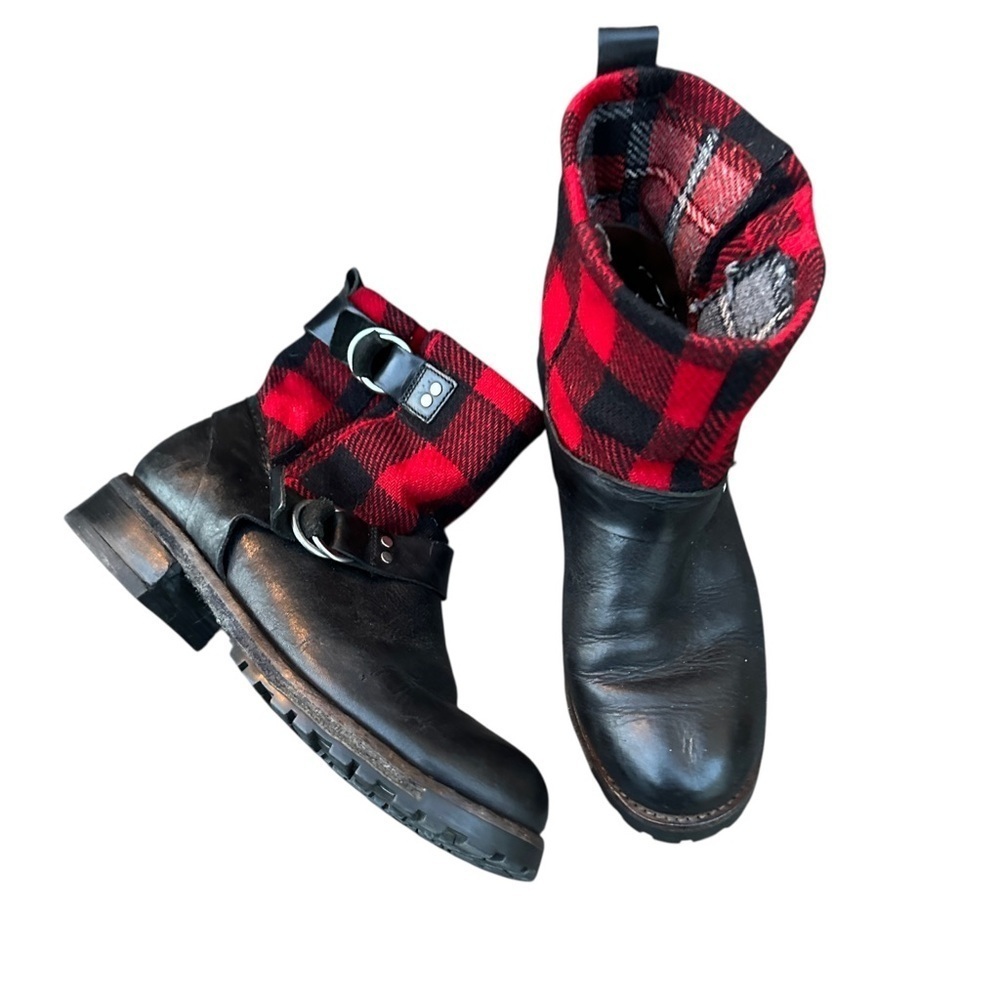 Woolrich Black and Red check pattern wool and leather Boots size 8.5